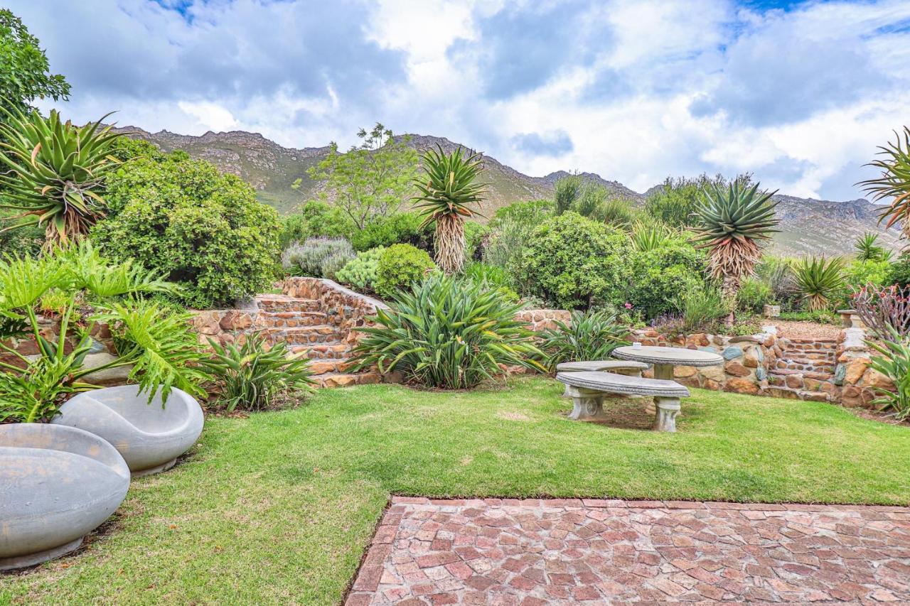 Apricot Gardens Guesthouse Gordonʼs Bay Esterno foto