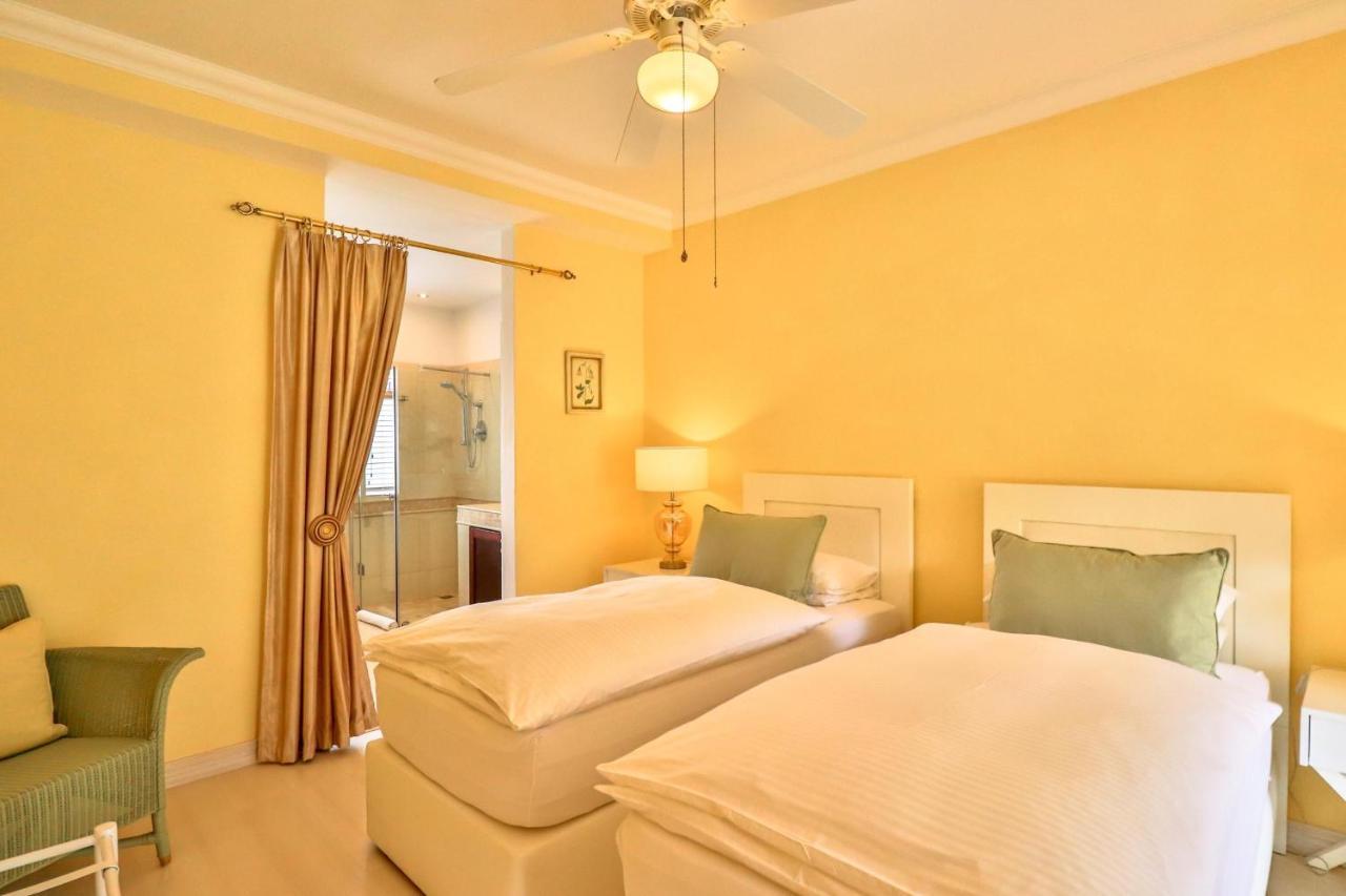 Apricot Gardens Guesthouse Gordonʼs Bay Esterno foto