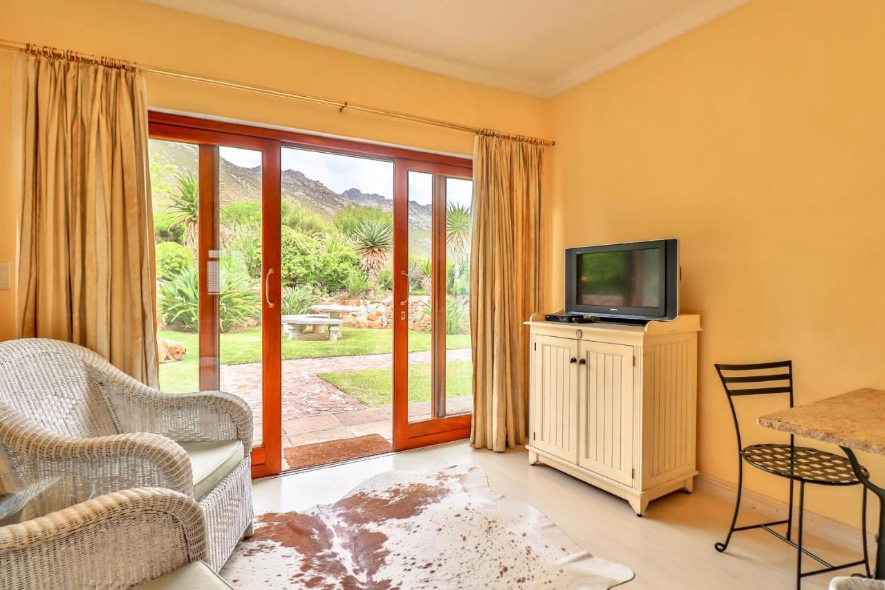 Apricot Gardens Guesthouse Gordonʼs Bay Esterno foto