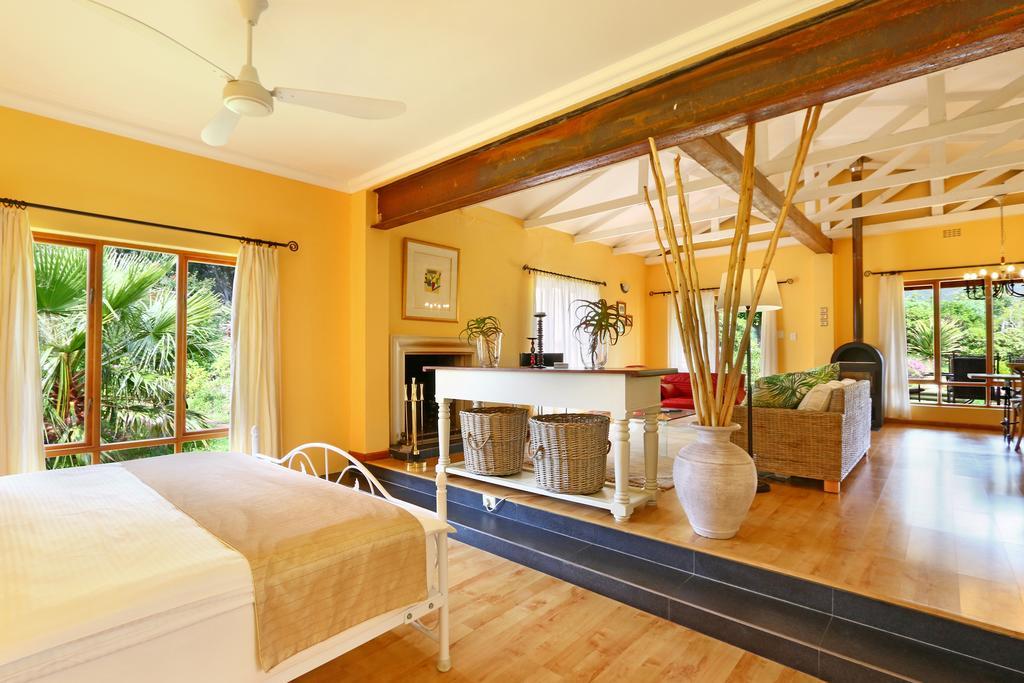 Apricot Gardens Guesthouse Gordonʼs Bay Esterno foto